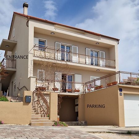 Summer Breeze Apartment - Quiet Place With A Spectacular View And A Garden Σίμπενικ Εξωτερικό φωτογραφία