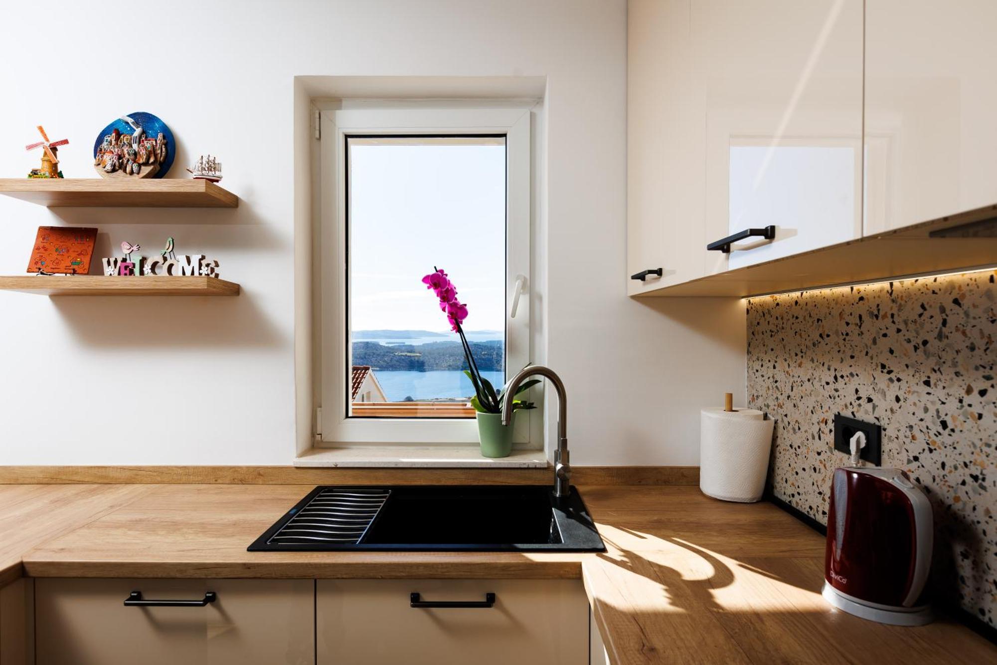 Summer Breeze Apartment - Quiet Place With A Spectacular View And A Garden Σίμπενικ Εξωτερικό φωτογραφία