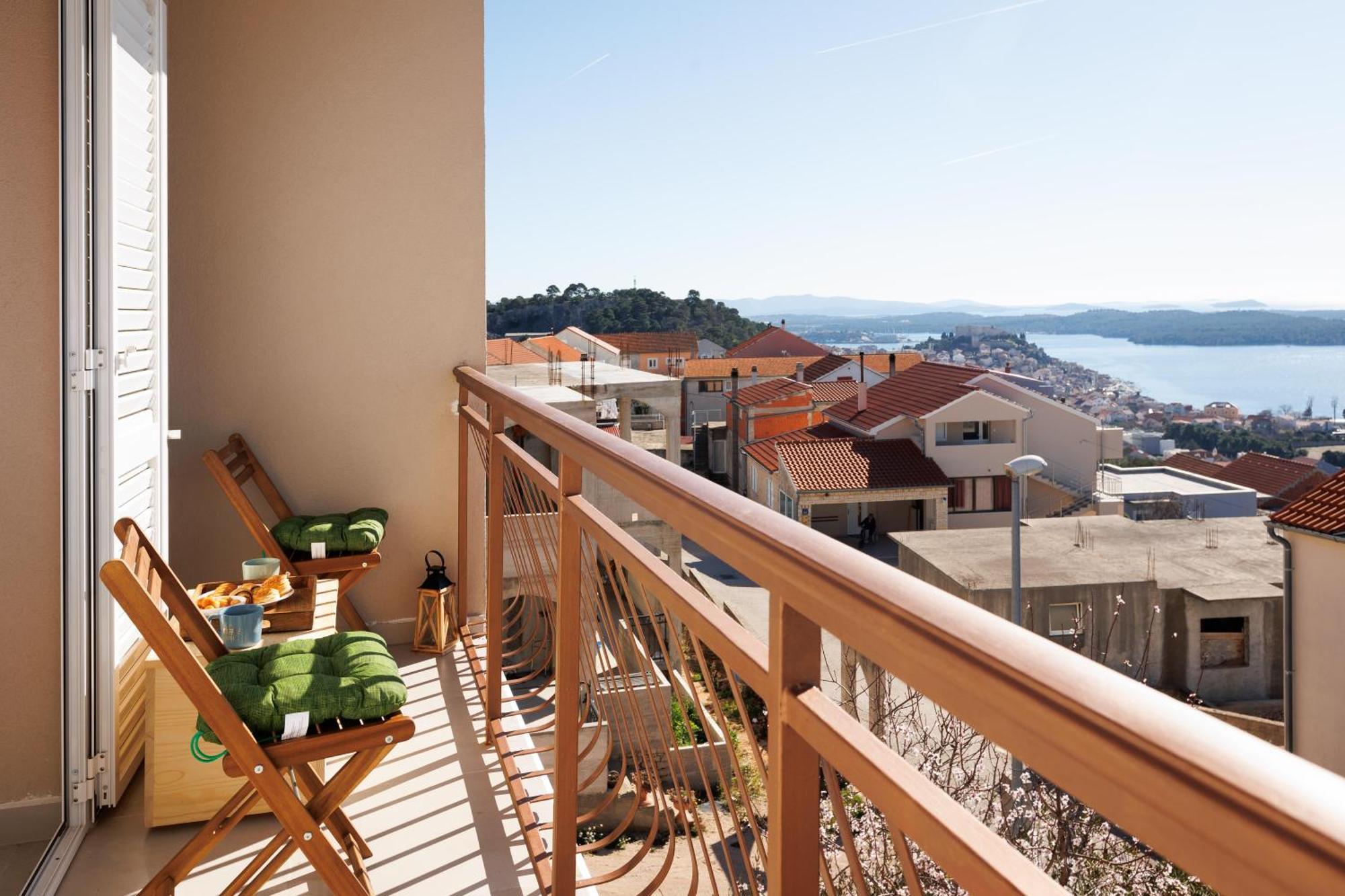 Summer Breeze Apartment - Quiet Place With A Spectacular View And A Garden Σίμπενικ Εξωτερικό φωτογραφία