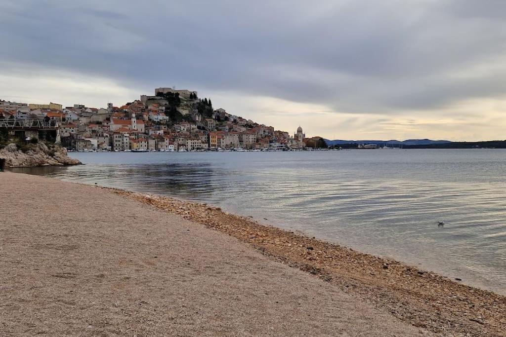 Summer Breeze Apartment - Quiet Place With A Spectacular View And A Garden Σίμπενικ Εξωτερικό φωτογραφία